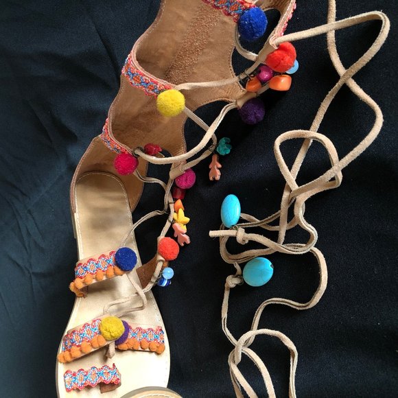 NWOT MIA Reanna Pom Pom Gladiator Sandals Sz 9 - Picture 10 of 15